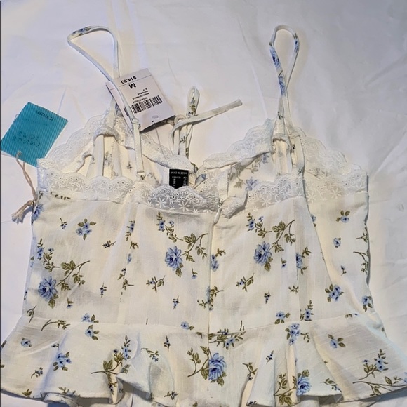 Forever 21 flowered cropped tank top - Picture 4 of 4